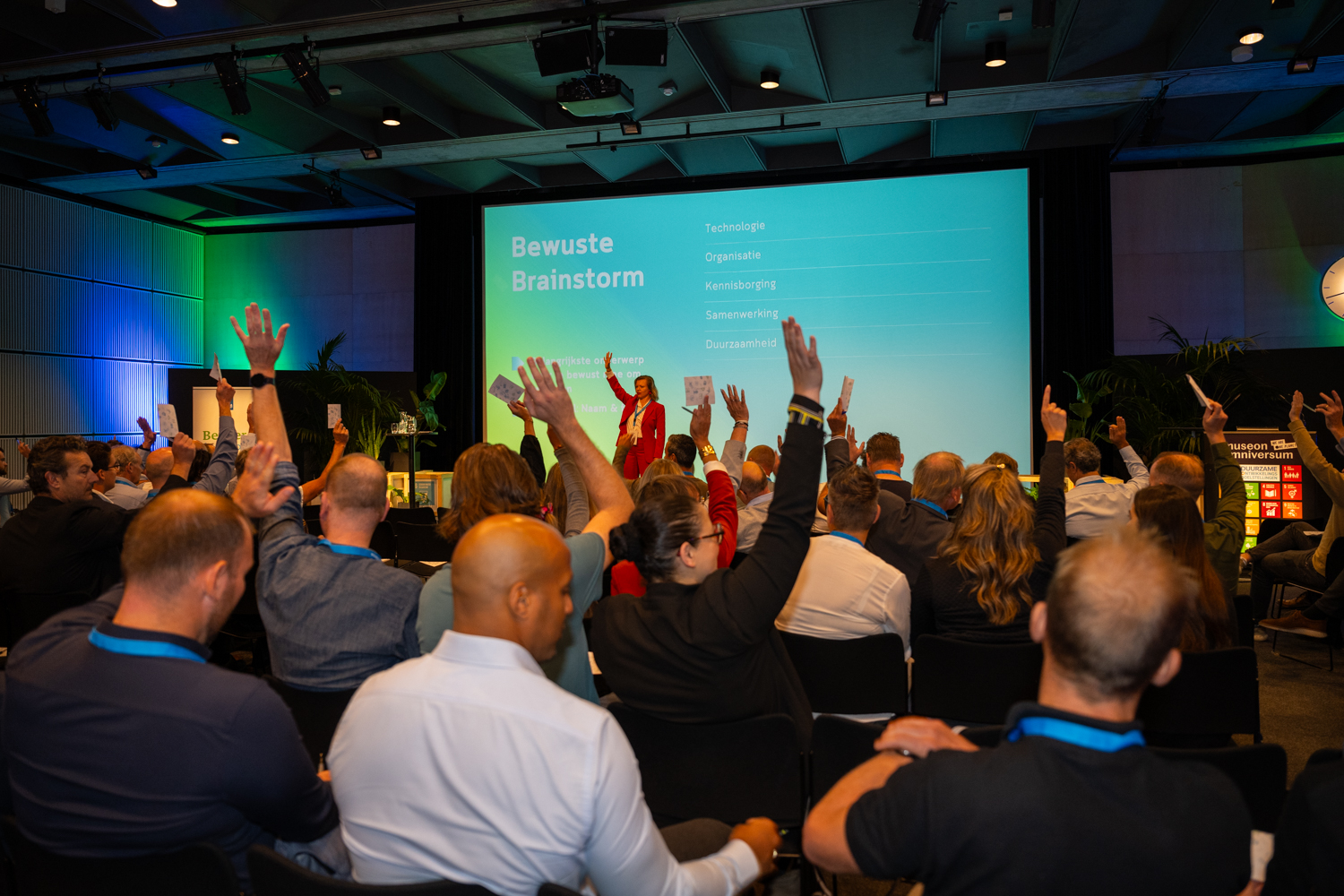 Foto van de zaal tijdens het live event 2023